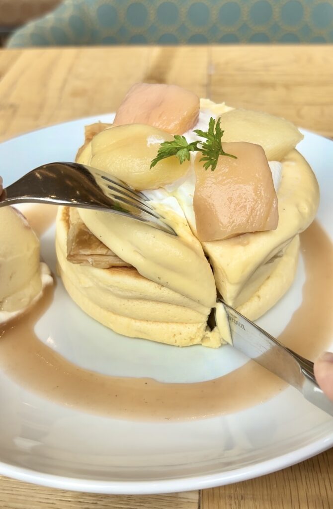 大江ノ郷自然牧場　大江ノ郷　パンケーキ　桃スイーツ　鳥取カフェ　大阪カフェ　桃のパンケーキ　ココガーデン　天美卵　高級卵