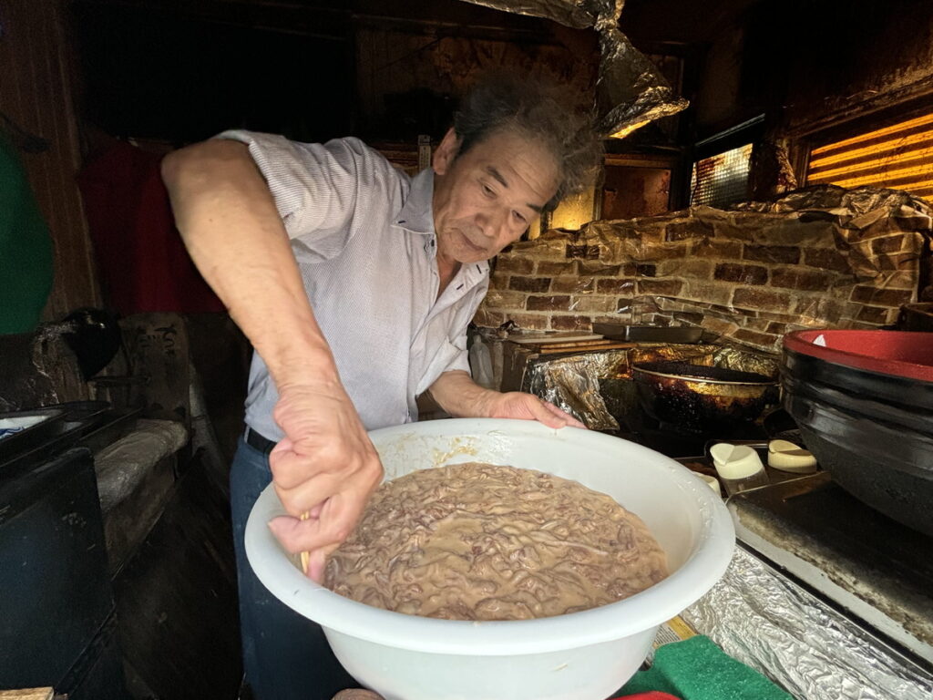 昇龍軒　唐揚げ専門店　おもウマい店　素手で揚げる唐揚げ　店主の癖がすごい　面白いお店　シュール　唐揚げ　鳥取唐揚げ　大阪関西　