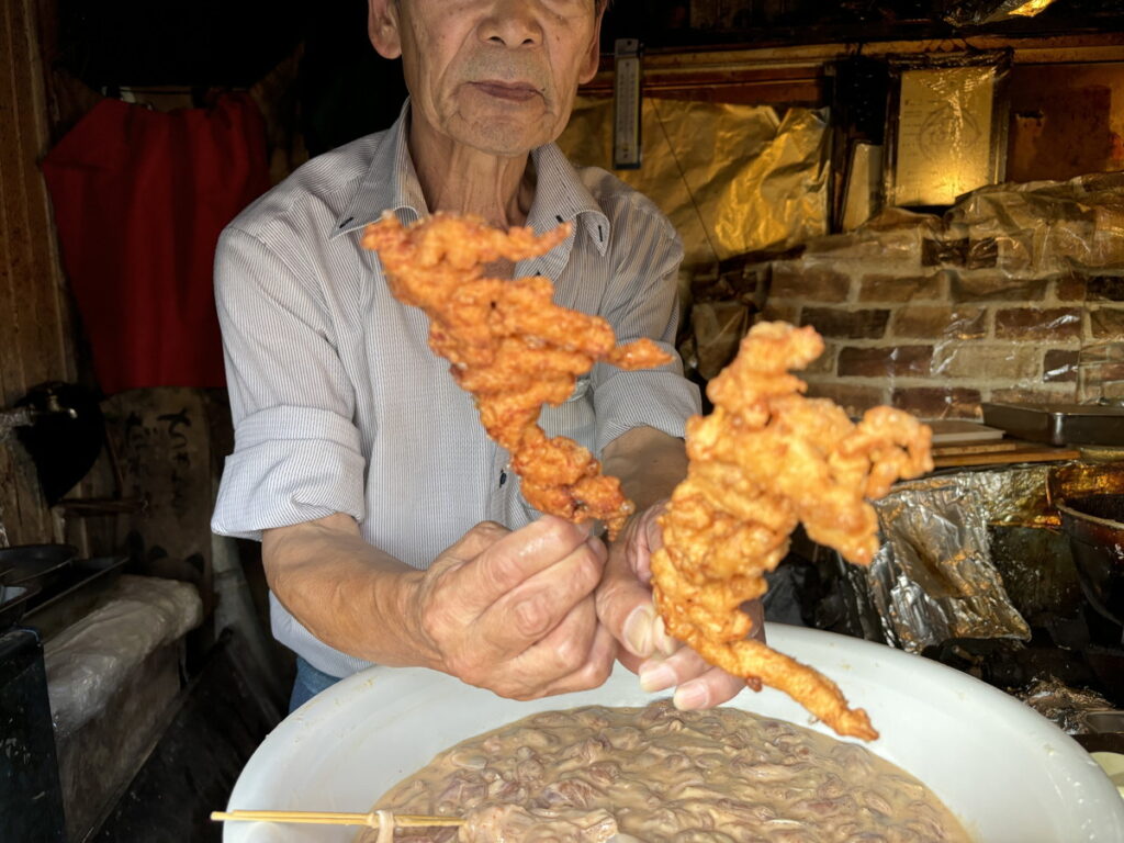 昇龍軒　唐揚げ専門店　おもウマい店　素手で揚げる唐揚げ　店主の癖がすごい　面白いお店　シュール　唐揚げ　鳥取唐揚げ　大阪関西　