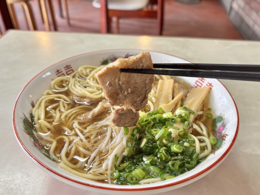 牛骨ラーメン　すみれ　すみれ飲食店　すみれ食堂　牛骨　鳥取グルメ　鳥取観光　おでん