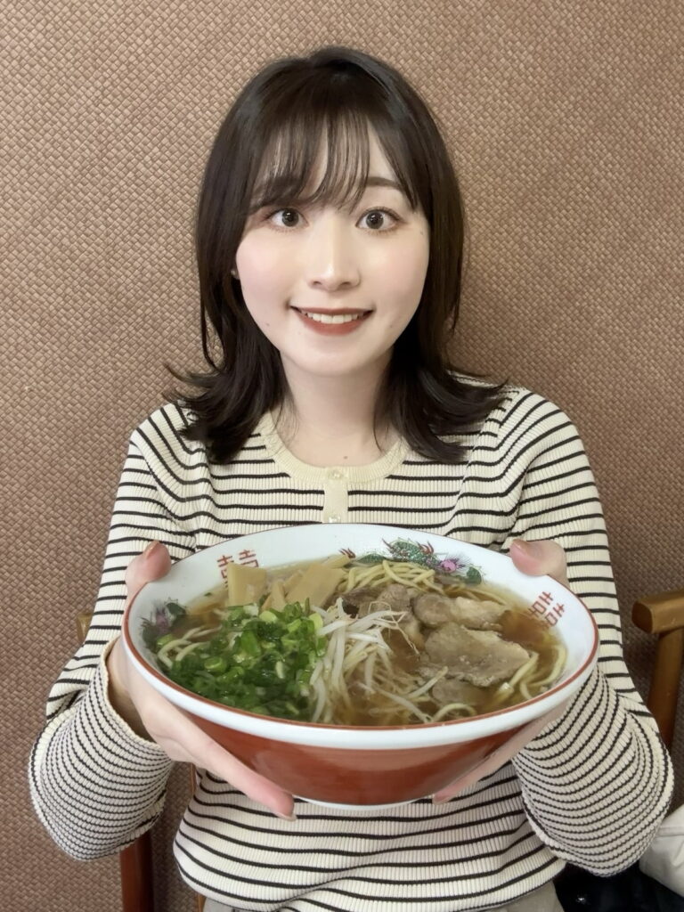 牛骨ラーメン　すみれ　すみれ飲食店　すみれ食堂　牛骨　鳥取グルメ　鳥取観光　おでん