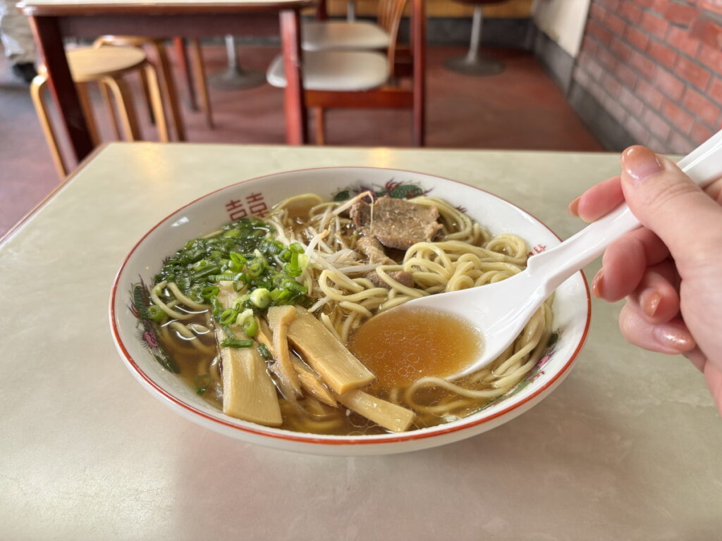 牛骨ラーメン　すみれ　すみれ飲食店　すみれ食堂　牛骨　鳥取グルメ　鳥取観光　おでん