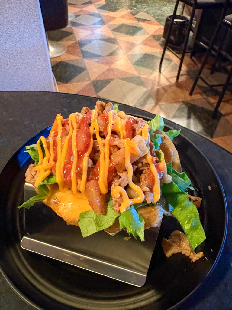バー初心者必見！豊富なドリンクと一緒に味わえるタコス専門店を発見